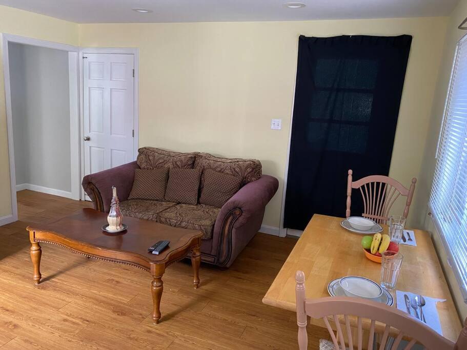 Sunny One Bedroom In Historic Downtown Dover Eksteriør billede